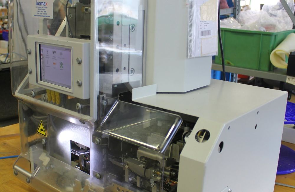 machine komax bt 712